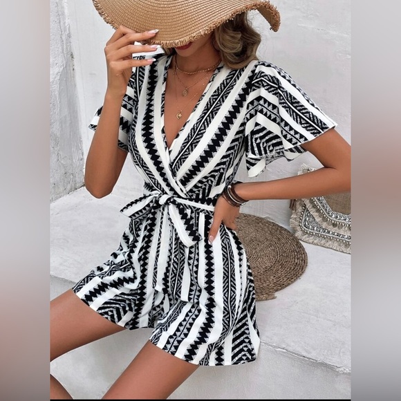 Frenchy Geo Print Butterfly Sleeve Ruffle Hem Belted Romper - Picture 3 of 7